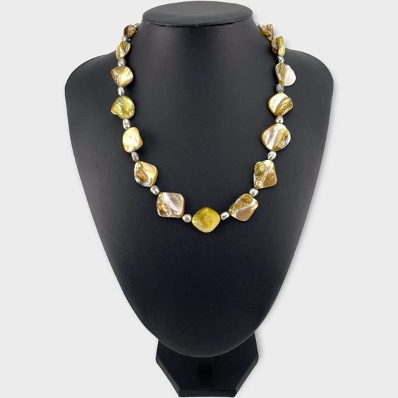 Mother of Pearl Necklace Silver Pearl Spacers Gold-Tone Clasp NWT - Picture 1 of 13